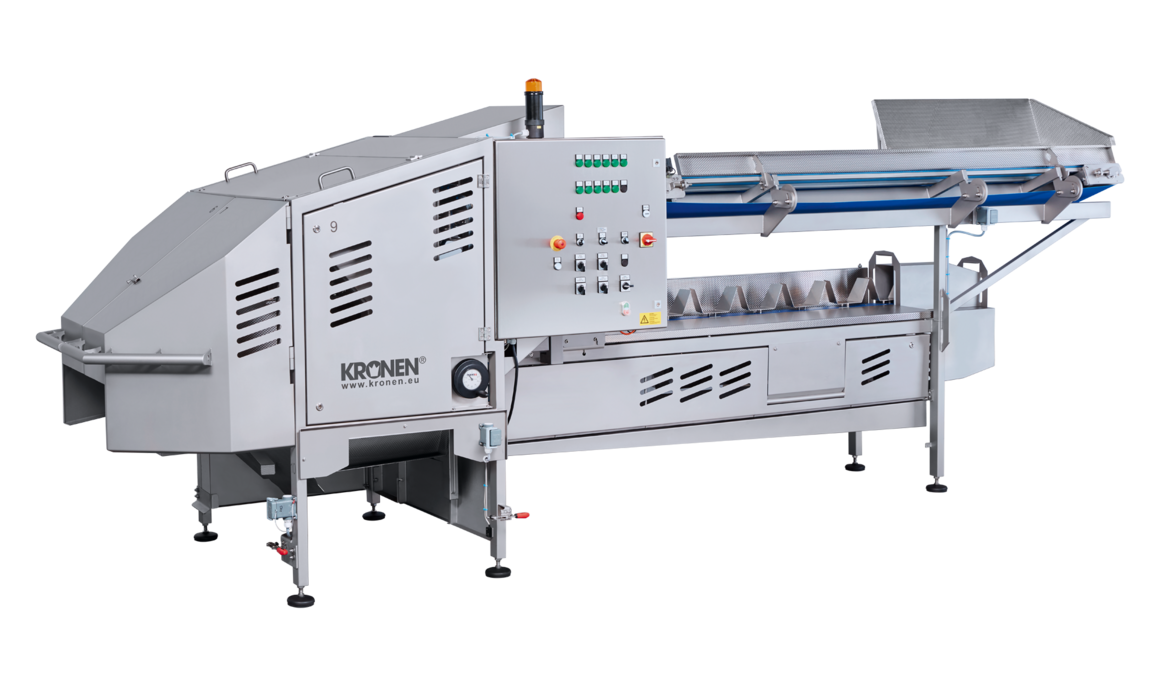 Top- und Tail-Maschine TT450 von KRONEN zum idealen Einsatz in der automatisierten Salatvorbereitung - hoher Ertrag dank intelligenter Schneidetechnik mit einer Verarbeitungskapazität bis zu 3600 kg pro Stunde .