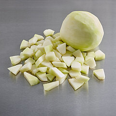 Pour éplucher les melons, il est possible d'utiliser la èplucheuse à ananas et à melons AMS 220. La coupeuse de melon manuelle MMC 150 est le complément idéal pour une coupe finale et parfaite. 